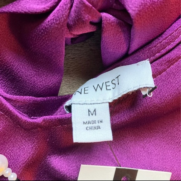 Purple satin Nine West blouse - Picture 3 of 5